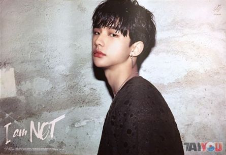 Poster officiel - I Am Not - HyunJin Ver.