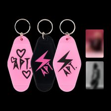 ROSÉ - ROSIE - APT KEYCHAIN